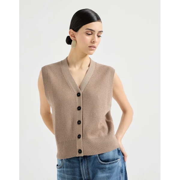 Cashmere knit vest