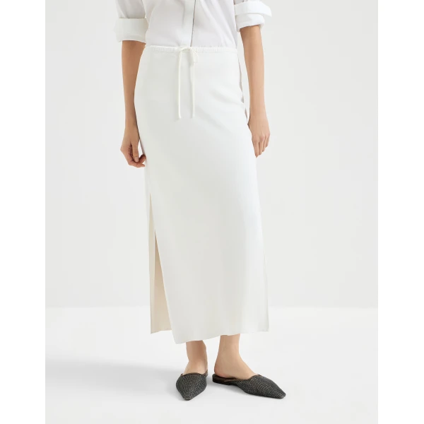 Fluid skirt