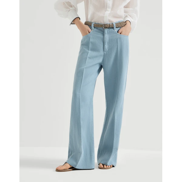 Loose trousers