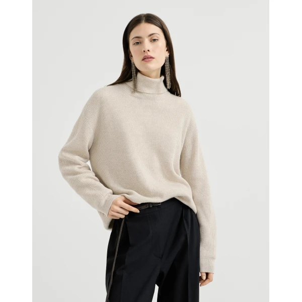 Turtleneck sweater with monili