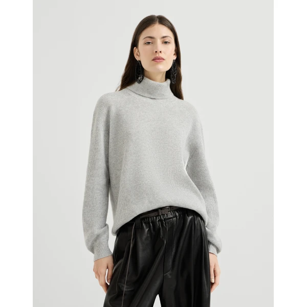 Turtleneck sweater with monili