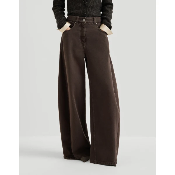 Wide trousers