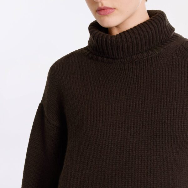Elie Saab Knit Sweater in Beige featuring  – Luxury Designer Fashion at Coveti.