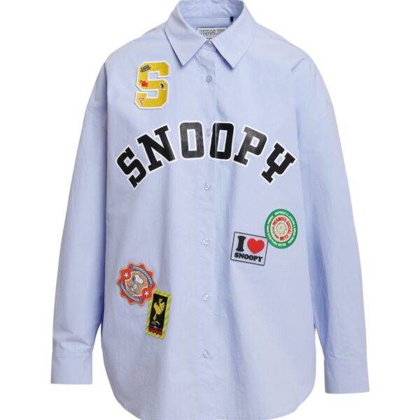 Light blue cotton shirt with multicolored Peanuts™ Snoopy patches