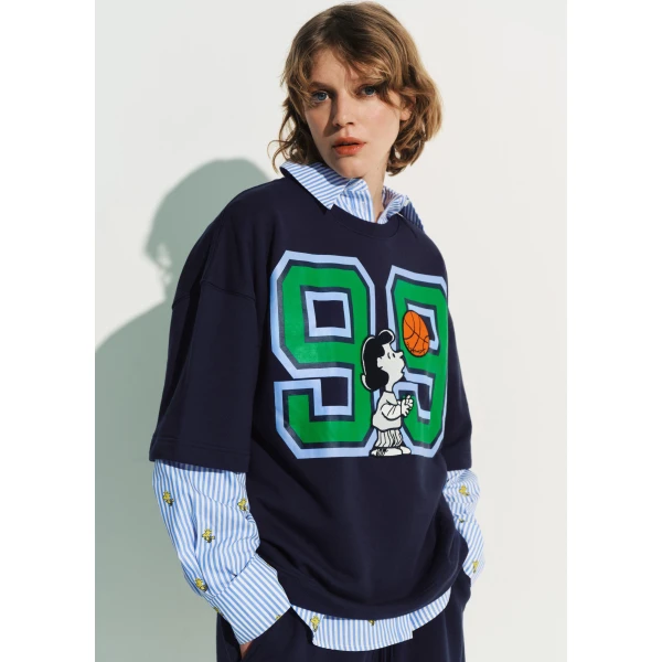 Essentiel Antwerp Navy T-shirt with appliquéd Peanuts™ Lucy patch and text print Top, view 3