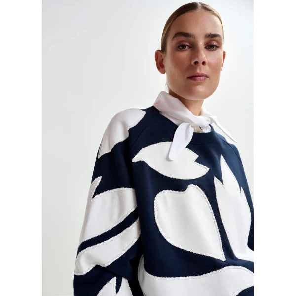 Essentiel Antwerp Navy cotton sweatshirt with white flame appliqués Top, view 5