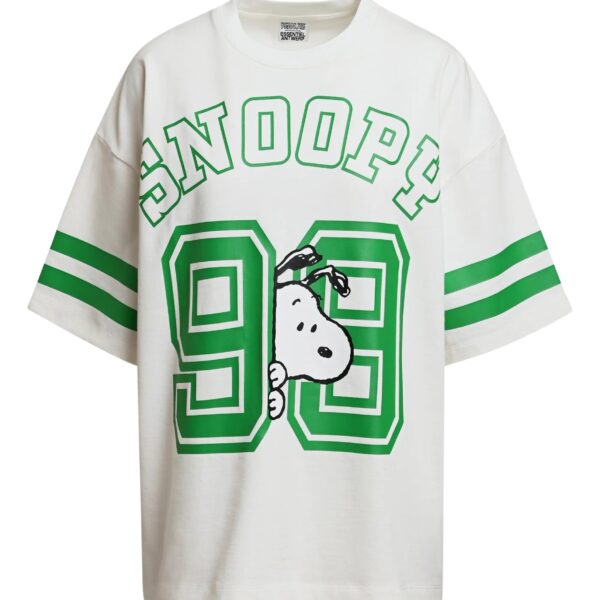 Off-white T-shirt with Peanuts™ Snoopy print and green text