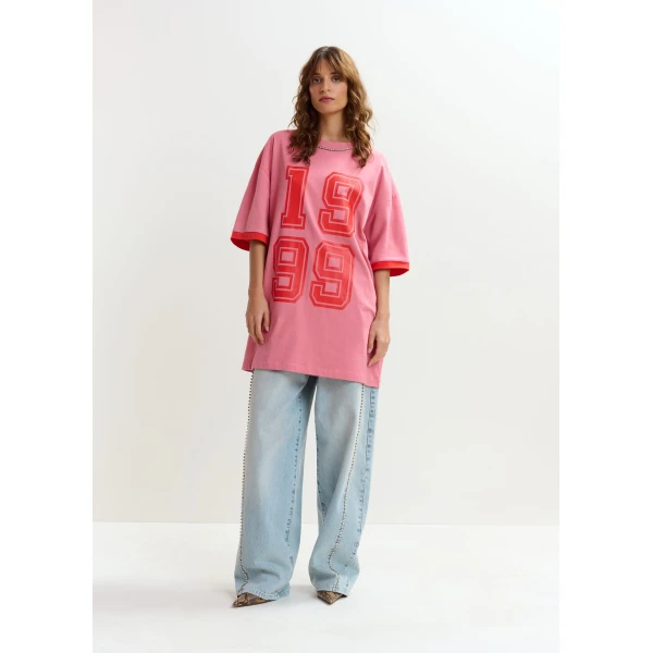 Essentiel Antwerp Pink oversized cotton T-shirt with rhinestone embellished neckline and red numeric print Dress, view 3