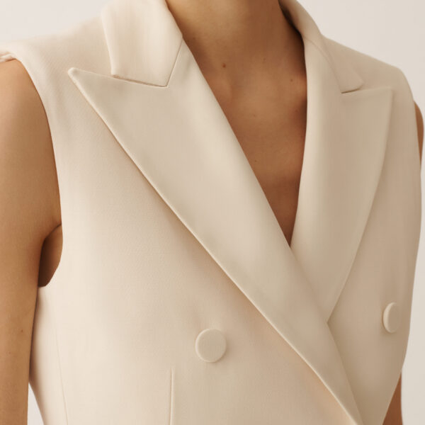Butter-Colored Long Vest in Wool and Silk - Image 5