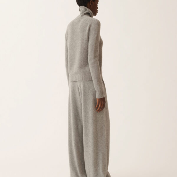 Cashmere Turtleneck Sweater in Grey