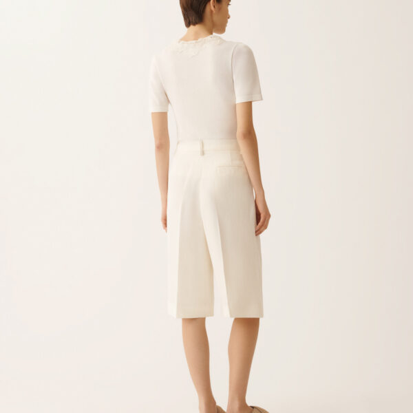 Fluid Linen and Viscose Bermuda Shorts in Butter