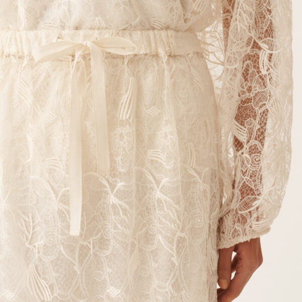 Midi Skirt in Lace, Butter - Image 6