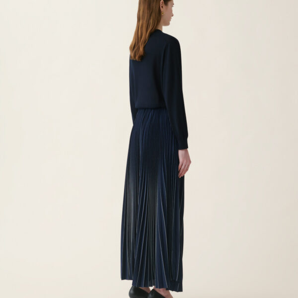 Pleated Crêpe de Chine Skirt in Midnight Blue