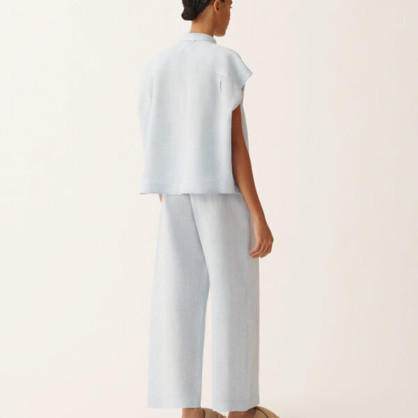 Sleeveless Shirt in Sky-Blue Linen Fabric