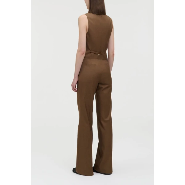 Chestnut vest