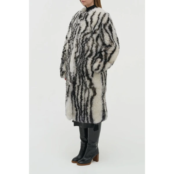 Ivory/Black coat