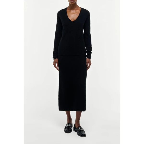 Vesper Knit V-Neck Sweater in Black Brushed Cashmere