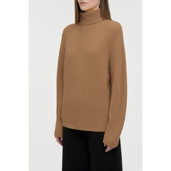 Wigman Knit Turtleneck Sweater in Camel Cashmere