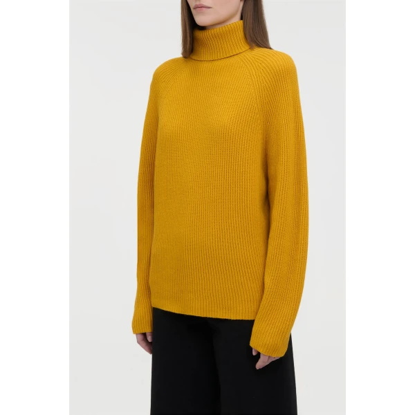 Wigman Knit Turtleneck Sweater in Golden Birch Cashmere