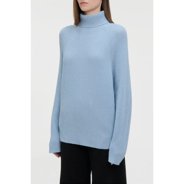 Wigman Knit Turtleneck Sweater in Light Blue Cashmere
