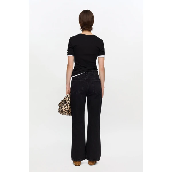 Betzy Cropped Jeans in Black Rigid Denim
