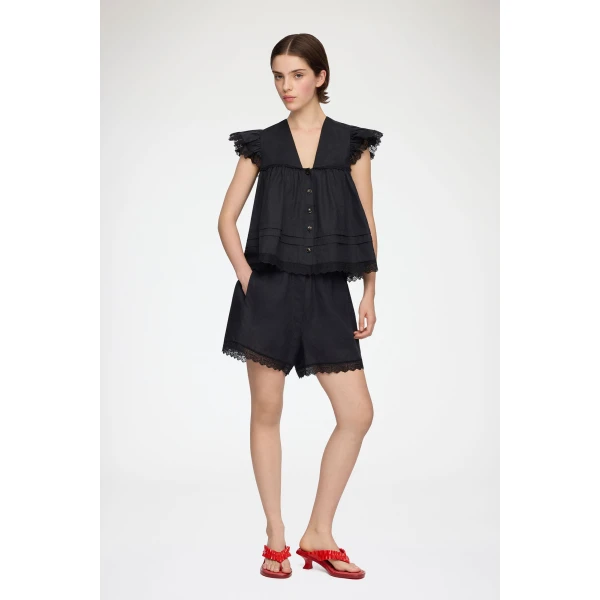 Blouse in Black Linen