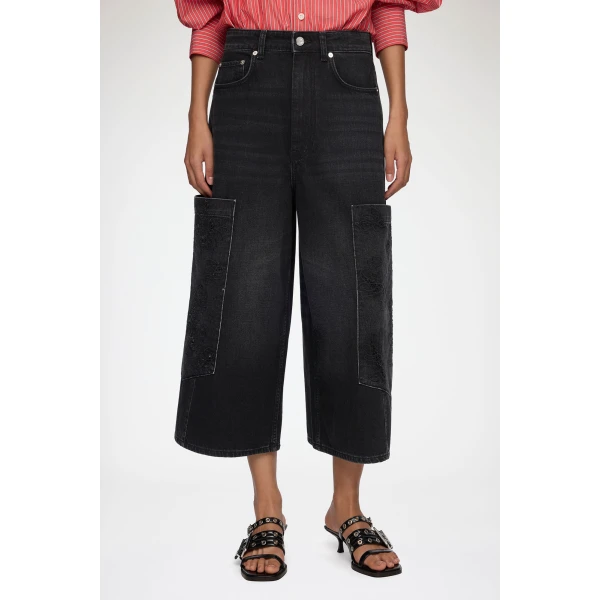 Cropped Cargo Jeans in Black Denim