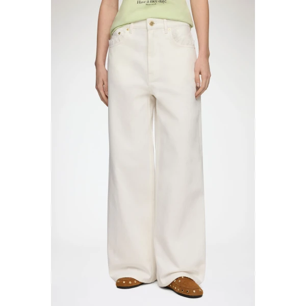 Lari Straight Jeans in White Denim