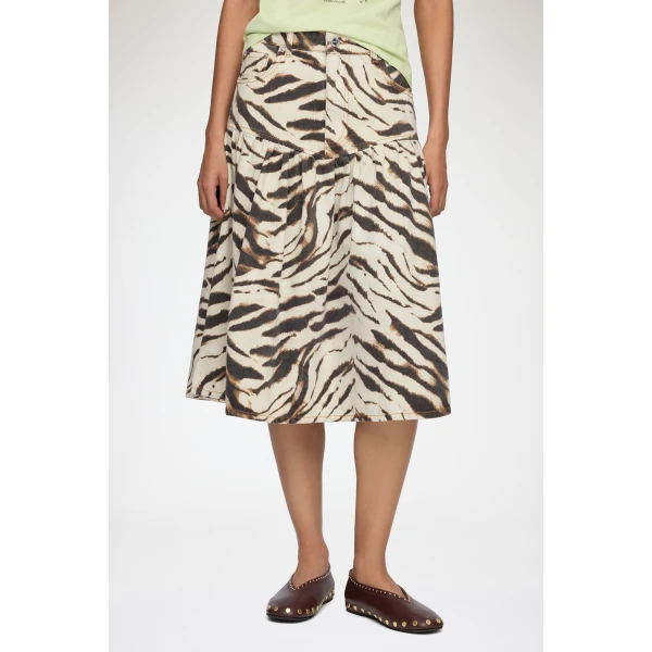 Skirt in Printed Denim