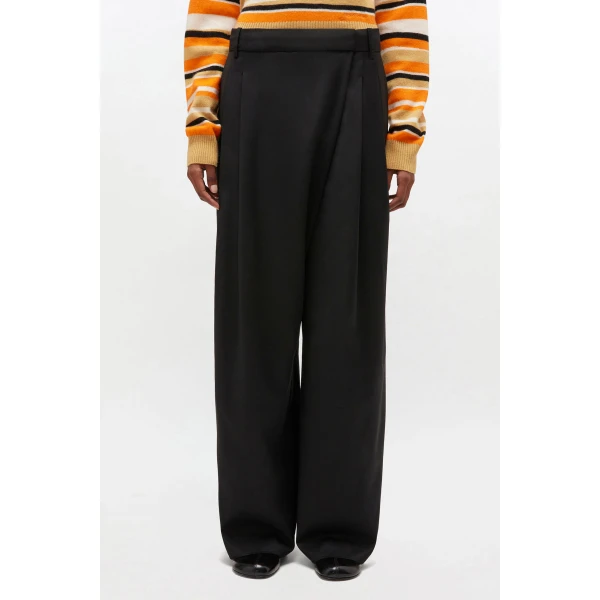 Trousers in Black Cross-over