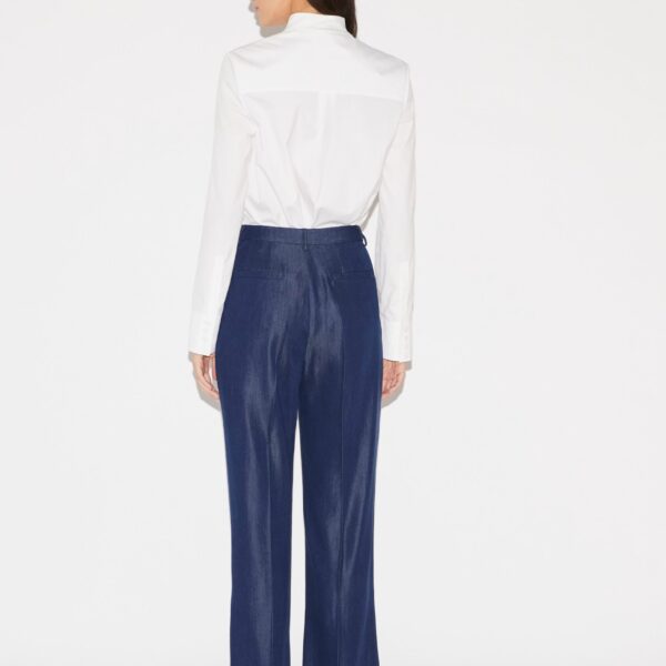 blue pants