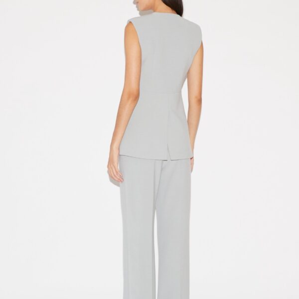 grey pants