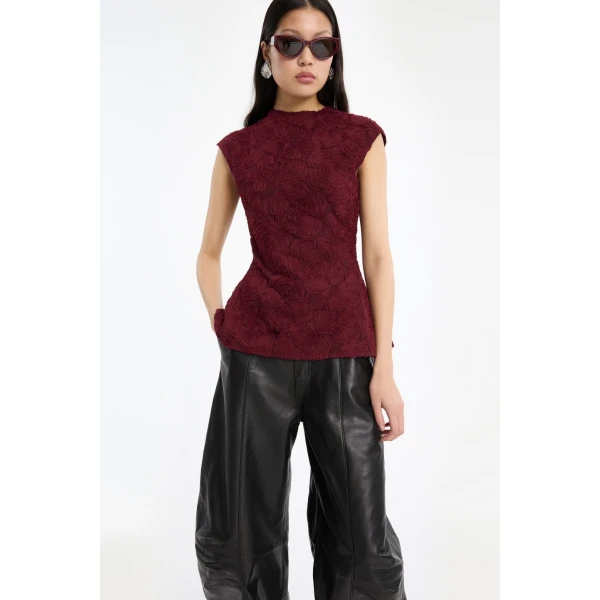 Tops Red
