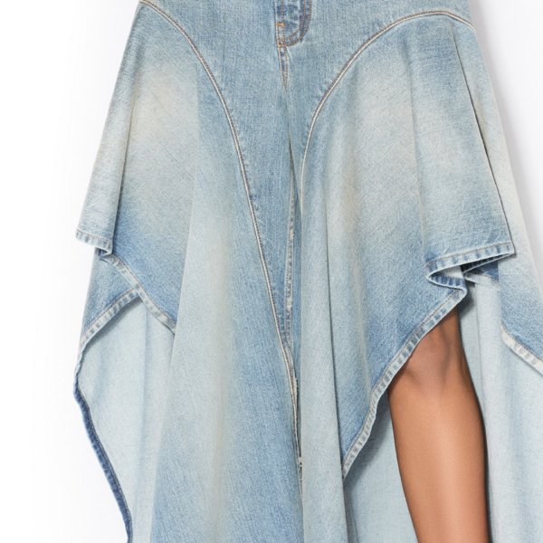 Alaïa Ruffle Faded Jeans - ALAÏA Pants - Laser Cut Luxury - Shop at Coveti