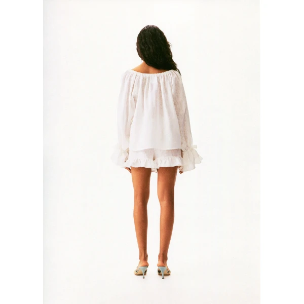 puff linen lounge shorts with headscarf in white