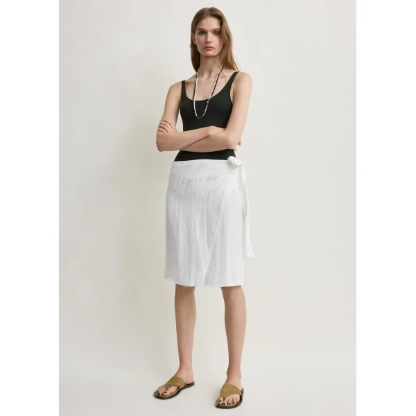 Totême Beach pareo in White - Beachwear - Scandinavian Minimalist Luxury at Coveti
