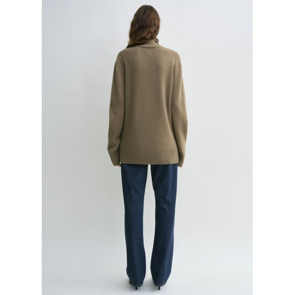 Totême Cashmere turtleneck in Hazel - Knitwear - Scandinavian Minimalist Luxury at Coveti