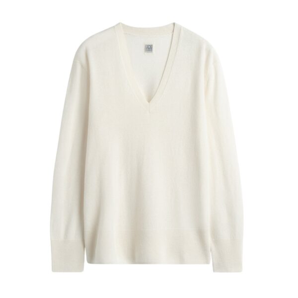 Totême Cashmere v-neck knit in Ecru - Knitwear - Scandinavian Minimalist Luxury at Coveti