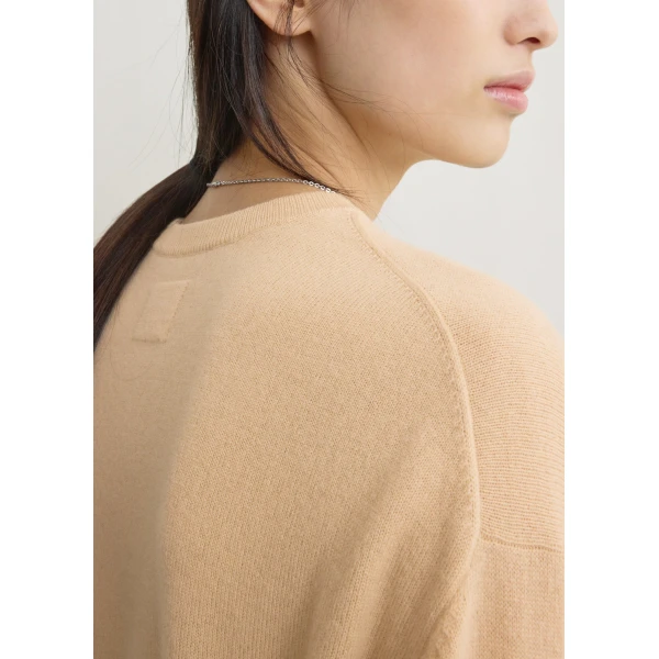 Totême Classic cashmere crew knit in Pale apricot - Knitwear - Scandinavian Minimalist Luxury at Coveti