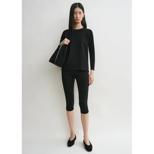 Totême Compact knit capri trousers in Black - Pants - Scandinavian Minimalist Luxury at Coveti