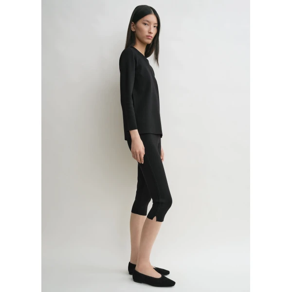 Totême Compact knit capri trousers in Black - Pants - Scandinavian Minimalist Luxury at Coveti