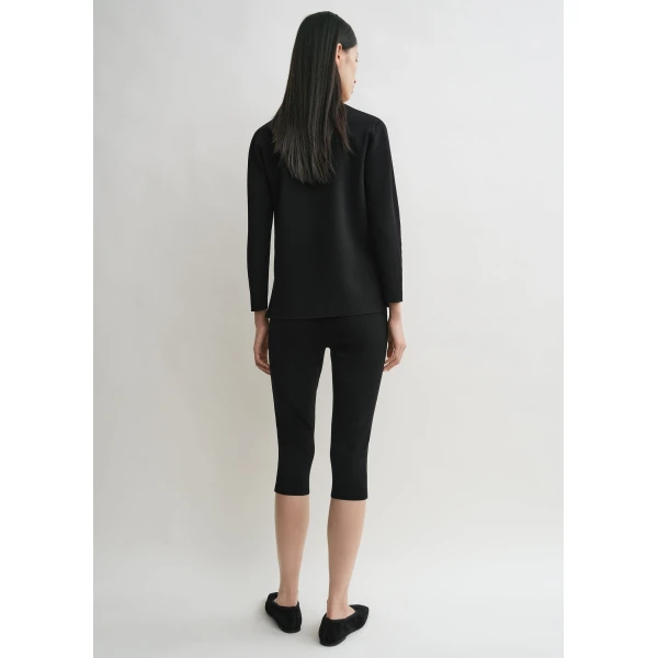 Totême Compact knit capri trousers in Black - Pants - Scandinavian Minimalist Luxury at Coveti