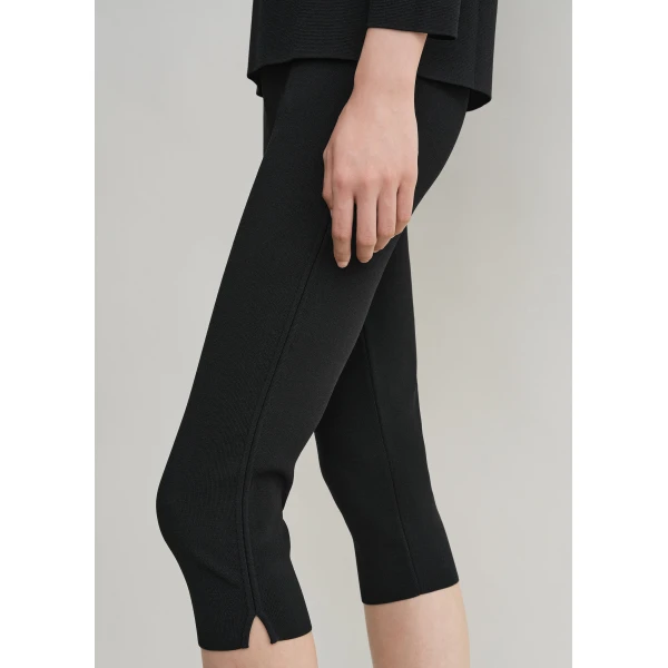 Totême Compact knit capri trousers in Black - Pants - Scandinavian Minimalist Luxury at Coveti