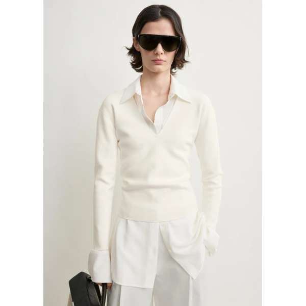 Totême Compact knit v-neck in Off-white - Knitwear - Scandinavian Minimalist Luxury at Coveti