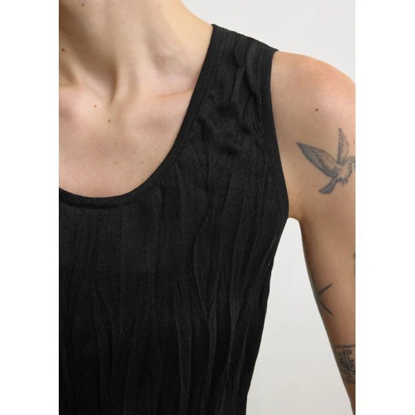 Totême Crinkled knit tank in Black - Knitwear - Scandinavian Minimalist Luxury at Coveti