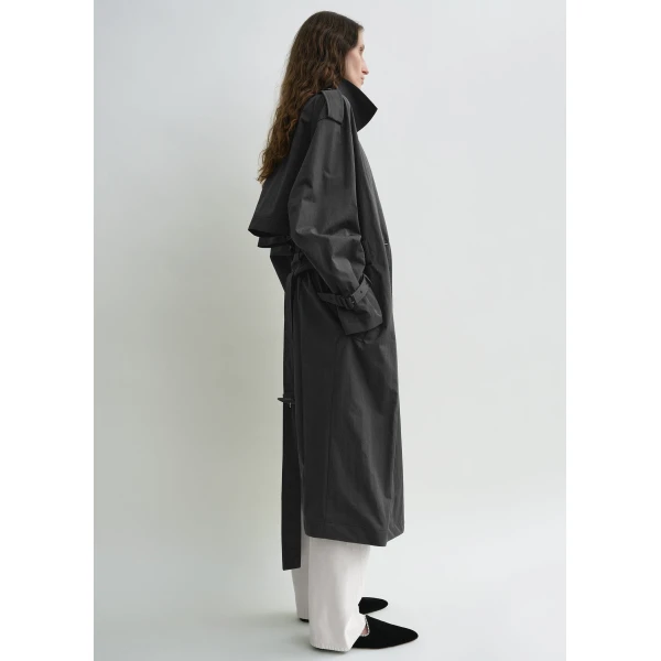 Totême Crisp summer trench in Washed black - Coats - Scandinavian Minimalist Luxury at Coveti