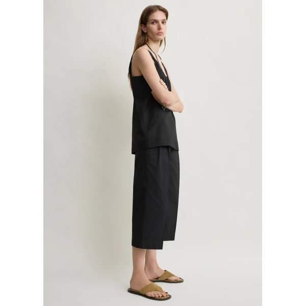 Totême Cropped trousers in Black - Pants - Scandinavian Minimalist Luxury at Coveti