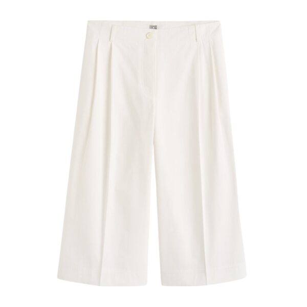 Totême Cropped trousers in White - Pants - Scandinavian Minimalist Luxury at Coveti