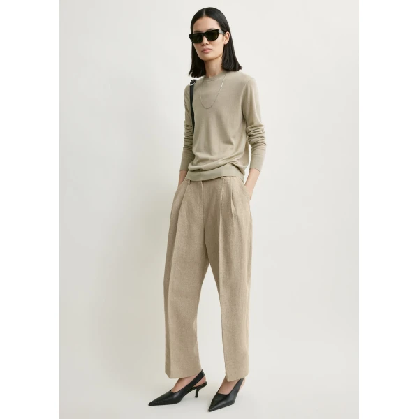 Totême Double-pleat cropped linen trousers in Beige - Pants - Scandinavian Minimalist Luxury at Coveti