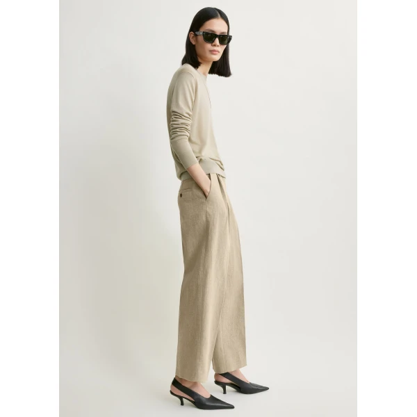 Totême Double-pleat cropped linen trousers in Beige - Pants - Scandinavian Minimalist Luxury at Coveti